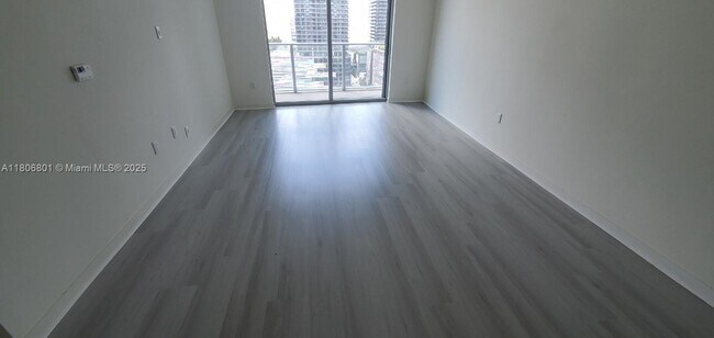 Building Photo - 1100S S Miami Ave