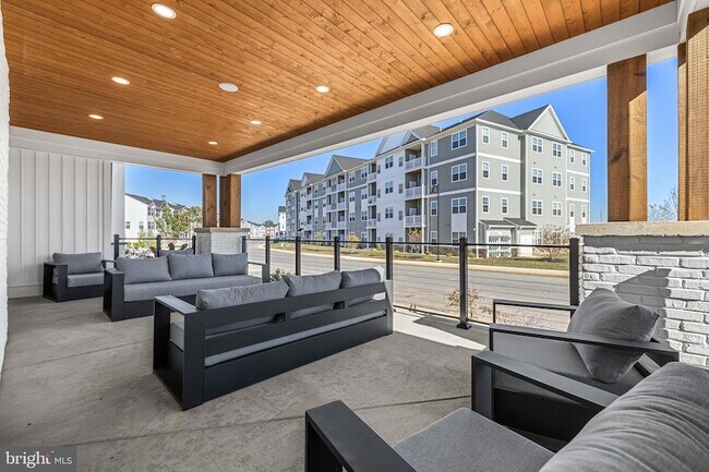 Building Photo - 1201 Walnut Bottom Rd