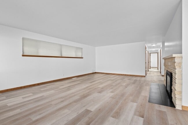 Building Photo - 4Bd/1.75Ba Seattle House