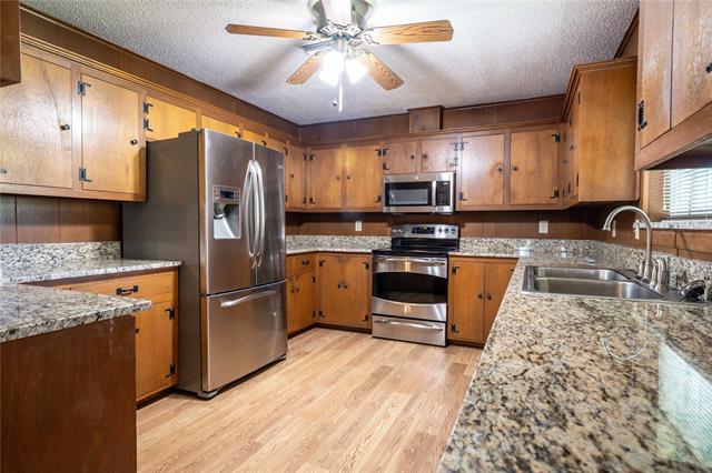 Building Photo - 1308 Oak Dr