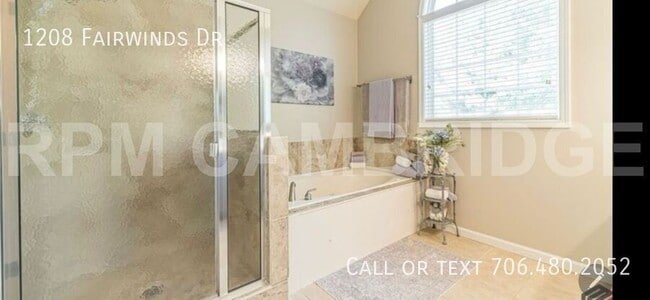 Building Photo - 1208 Fairwinds Dr