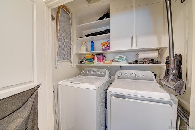 Building Photo - 10572 Acorn Pl