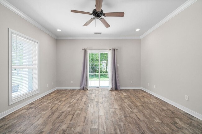 Building Photo - Cute Duplex in the Heart of Pembroke !!