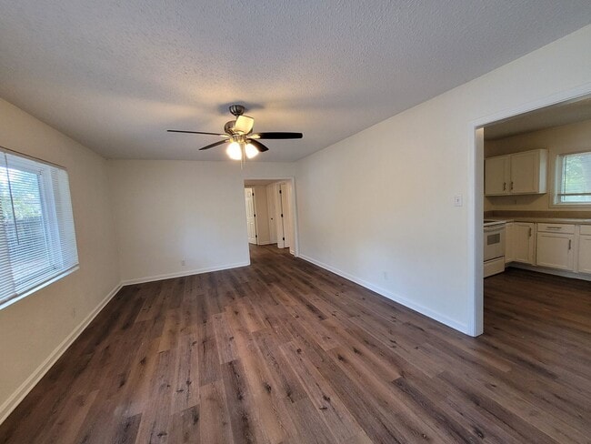 Building Photo - 925 N K St