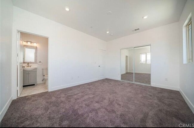 Building Photo - Beautiful 4 bed 4 bath unit in Gardena 90247!