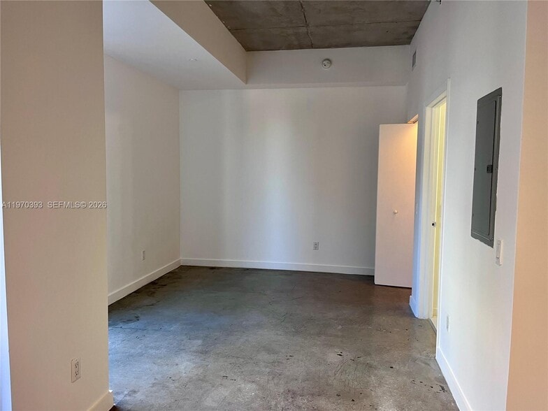 Building Photo - 151 SE 1st St