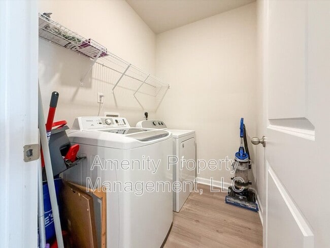 Building Photo - 1527 Auckland Ct