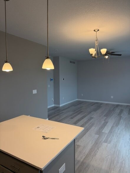 Building Photo - 1749 Ashwood Ave