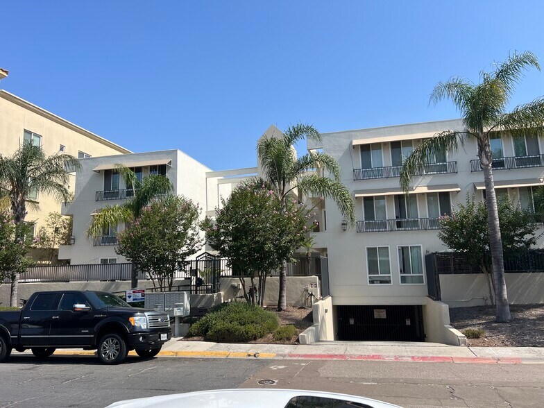 Front - 5540 Lindo Paseo