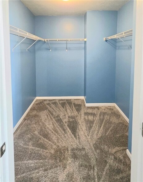 Building Photo - 1304 Pointe View Dr