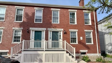 Building Photo - All Inclusive West End Condo-Fully Furnished with Parking!