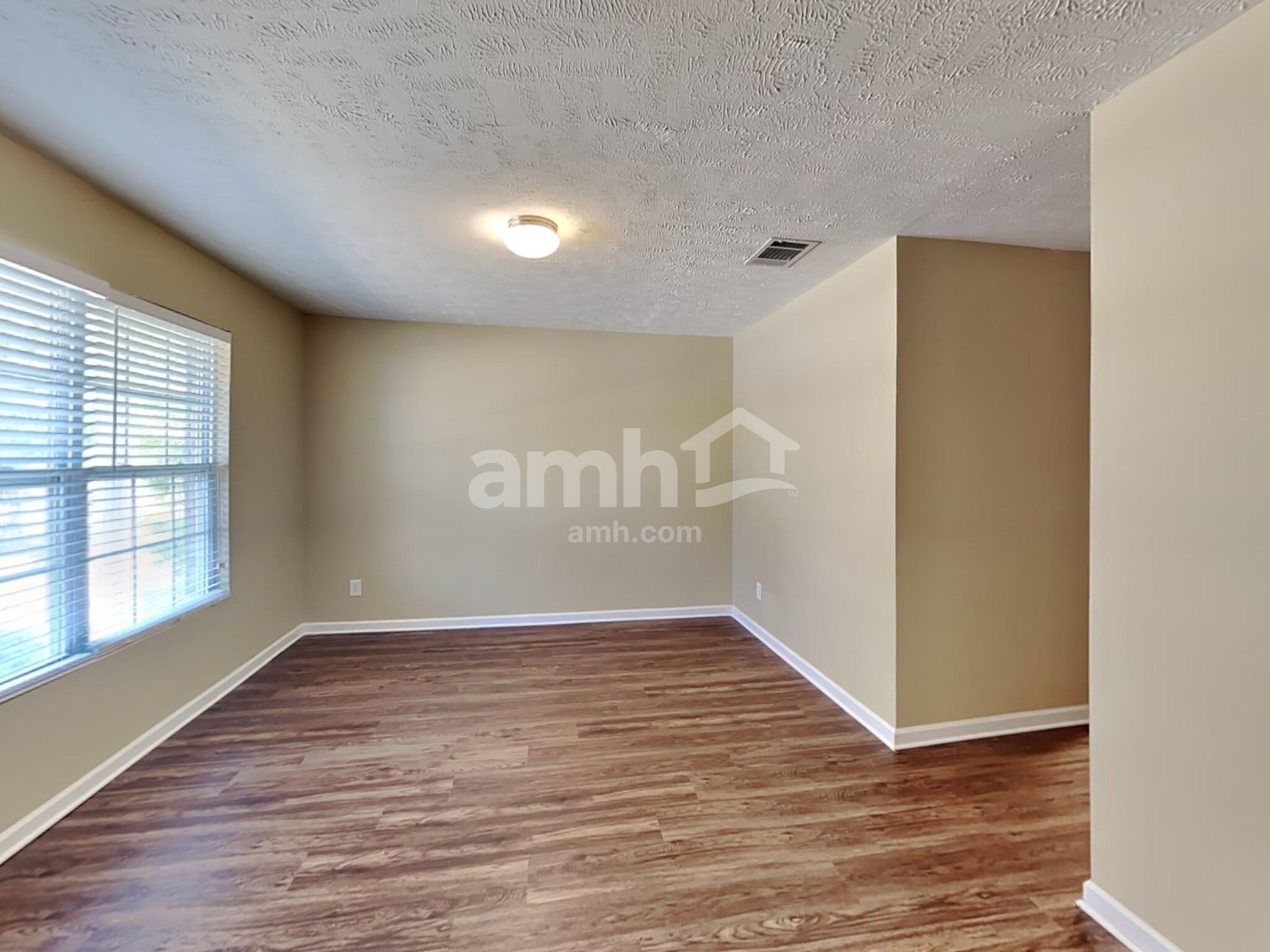 Building Photo - 3340 Blaze Dr