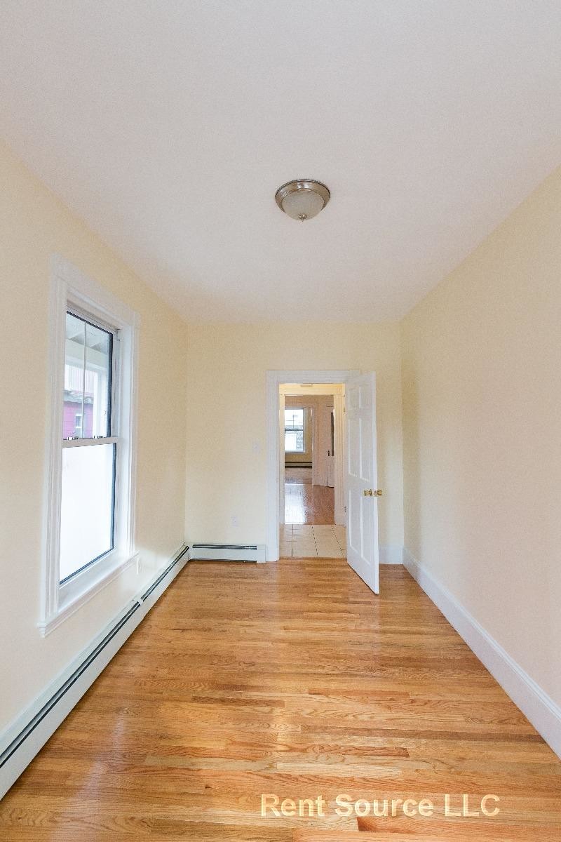 Building Photo - 23 Cottage Ave