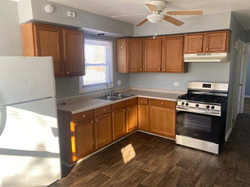 Building Photo - 444 W Hickory St