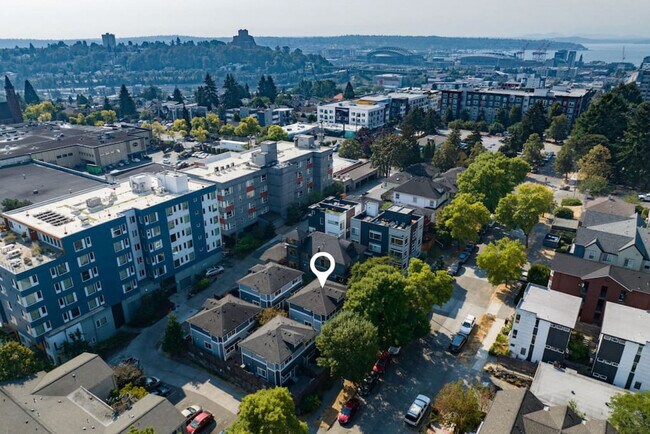 Building Photo - 2025 South Main St