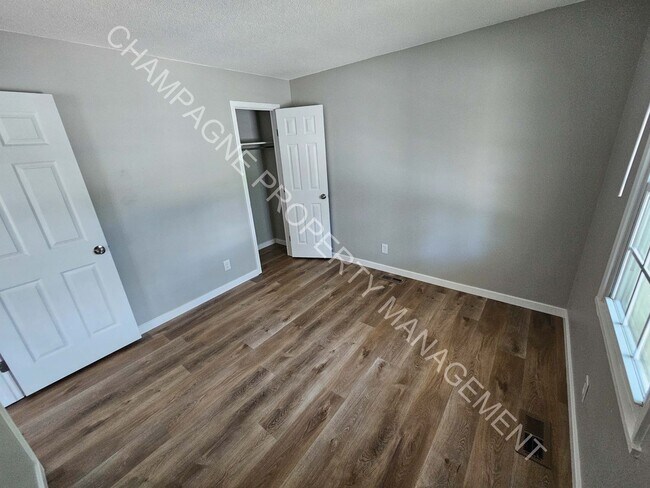 Building Photo - 1307-1309 N Arrowhead Ridge