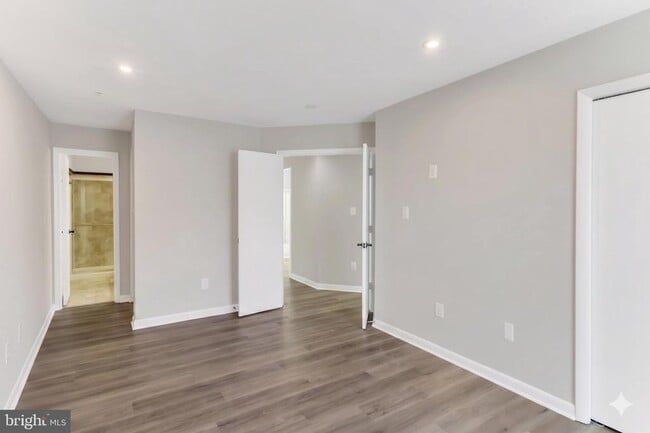 Building Photo - 9411 Royal Bonnet Terrace