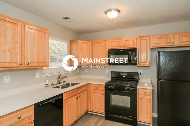 Building Photo - 3 Bedroom Pet-Friendly Home in Union City, GA with Main Street Renewal