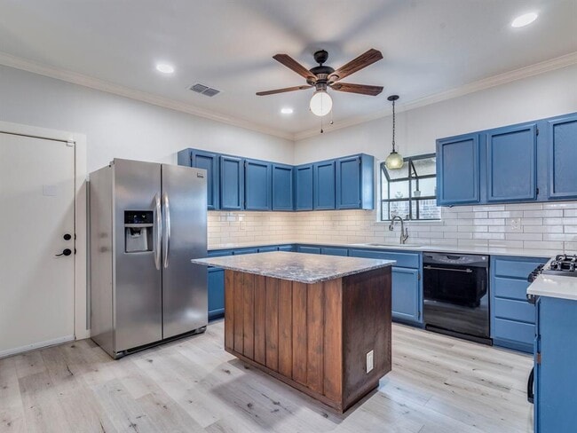 Building Photo - 7933 Wheel Rim Cir