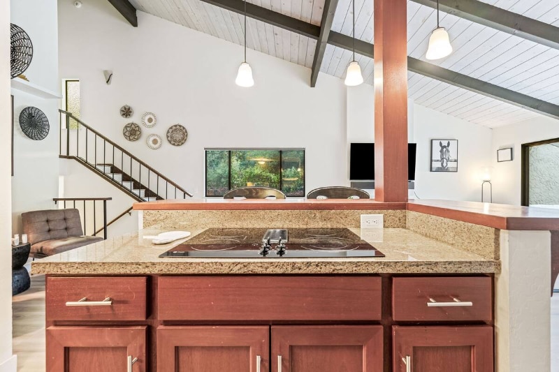 Building Photo - 140 Sand Hill Cir