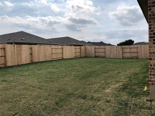 Building Photo - 3357 Pauling Loop