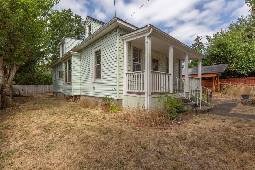 Building Photo - 3410 Q St