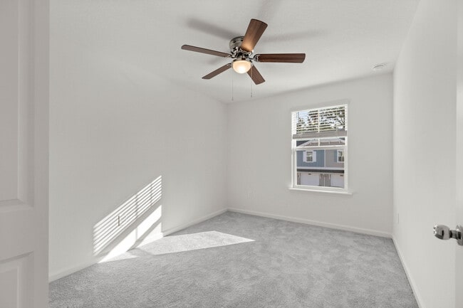 Building Photo - 3520 SE 37th Ave Rd