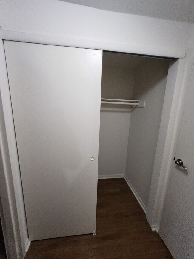 Building Photo - 3801 Ravens Crest Dr