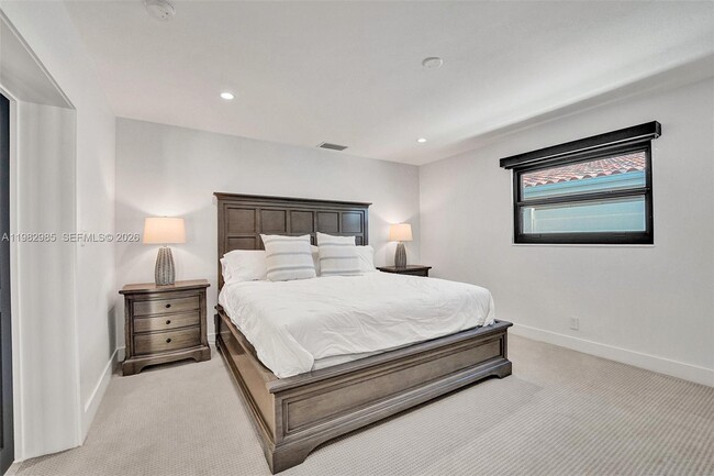 Building Photo - 915 NW 7th St