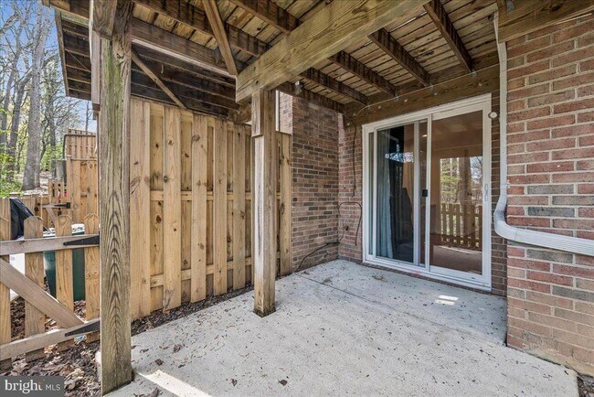 Building Photo - 2002 Derby Ridge Ln