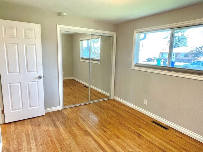 Building Photo - Brentwood-Darlington, 3 bed, 1 bath ranch with large, fenced yard