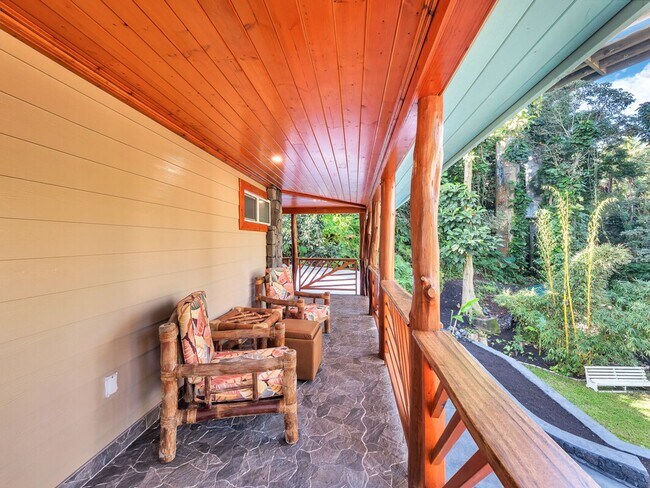 Building Photo - Oceanfront Estate: The Honolii Hale