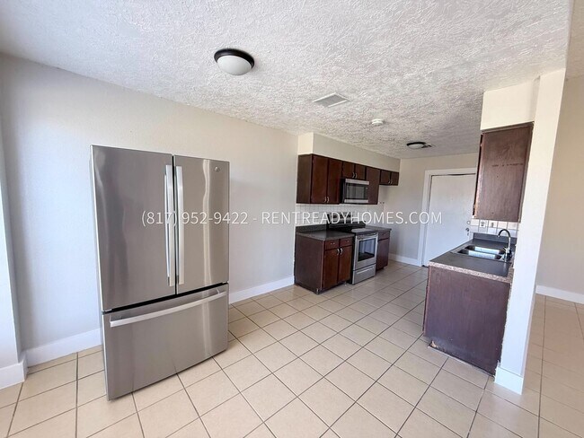 Building Photo - 522 Kenwood Ln