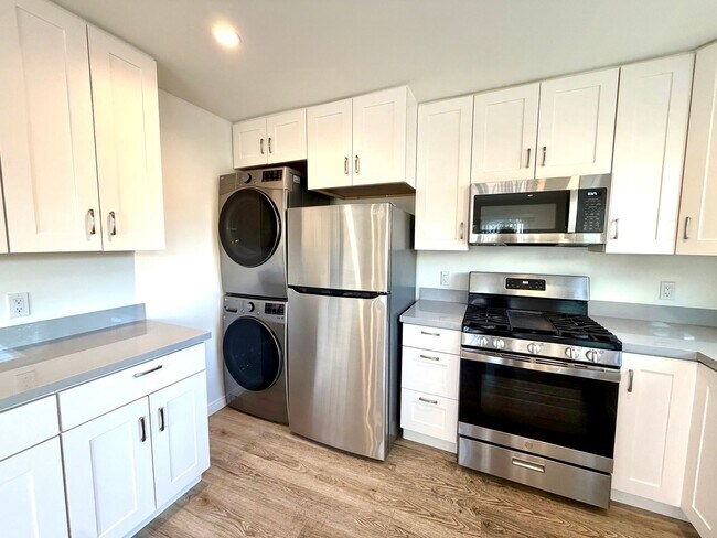 Building Photo - 4750 W 142nd St