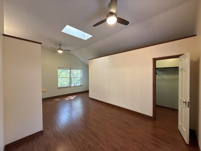 Building Photo - COMING SOON-Awesome ADU in Wesley Heights!