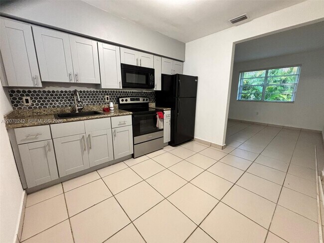 Building Photo - 2980 SW 25th St