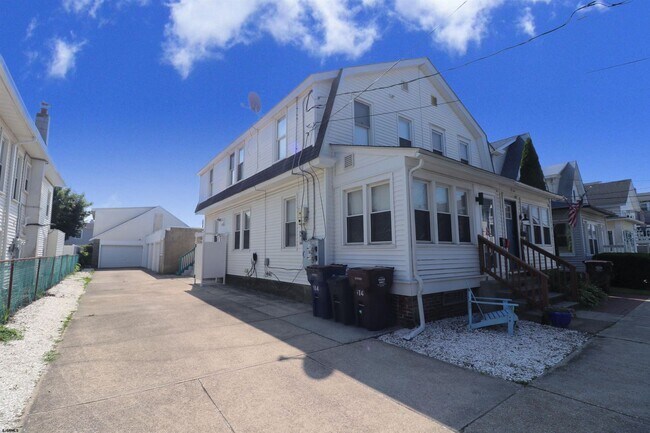 Primary Photo - 114 N Portland Ave