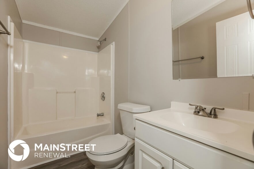 Building Photo - 615 N Hardee St