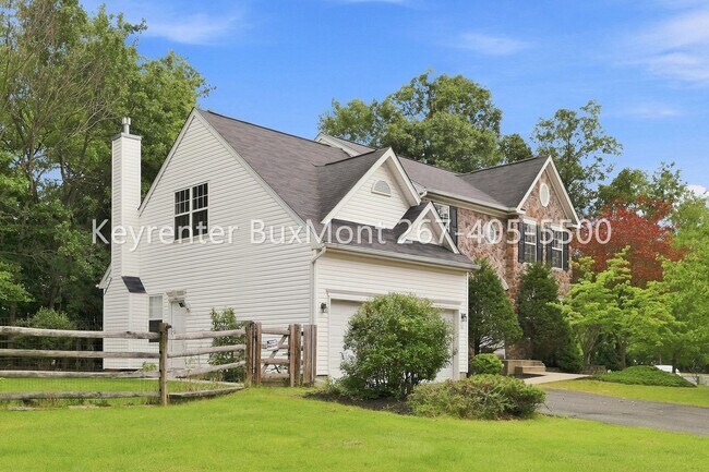 Building Photo - 1150 Bridle Path Dr