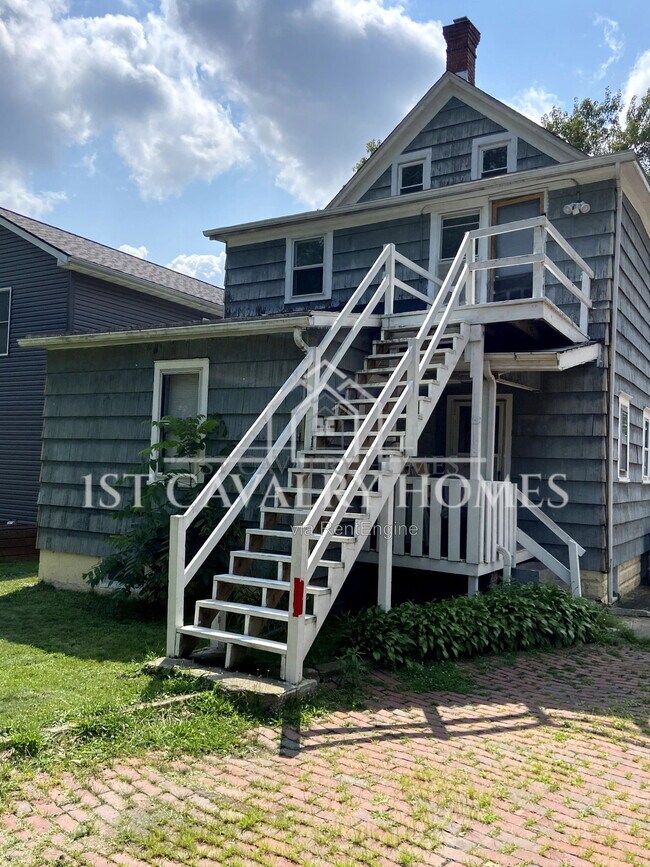 Building Photo - 1383 Curtis St