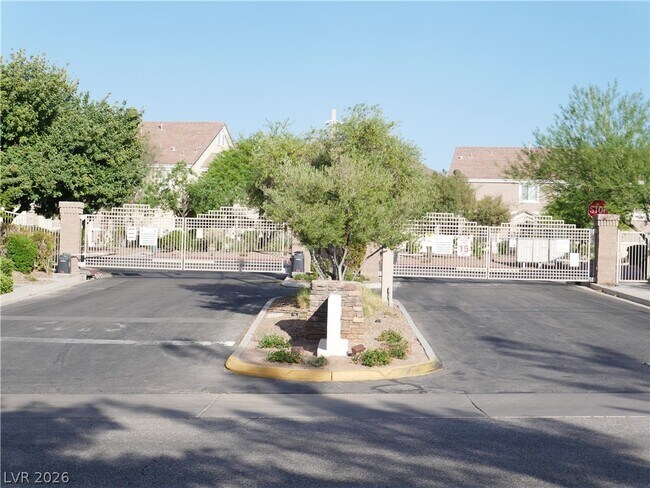 Building Photo - 1065 Cryer Ct