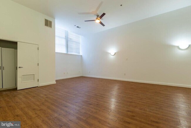 Building Photo - 109 W Wildey St