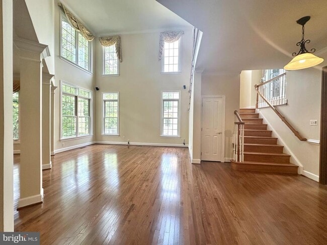 Primary Photo - 1460 Carrington Ridge Ln