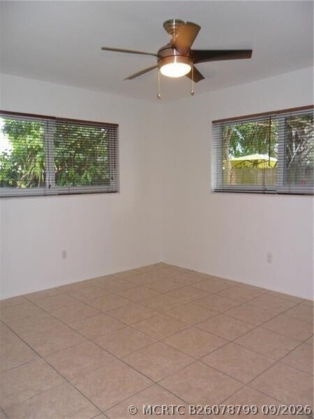 Building Photo - 1009 NE 23rd Dr