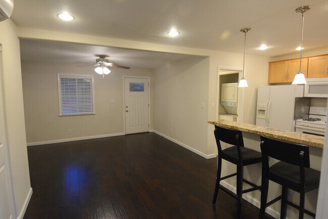 Building Photo - 2835 Whipple Ave