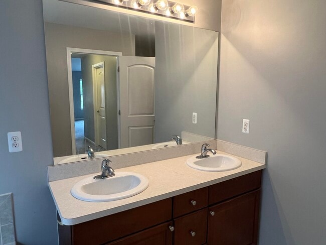 Building Photo - 24668 Thatcher Dr