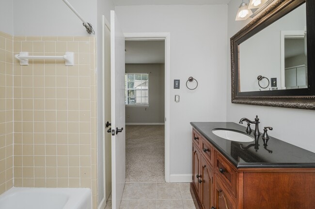 Building Photo - 2645 Southbury Cir