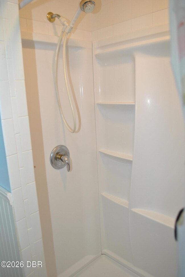 Building Photo - 5590 Lancewood Cir S