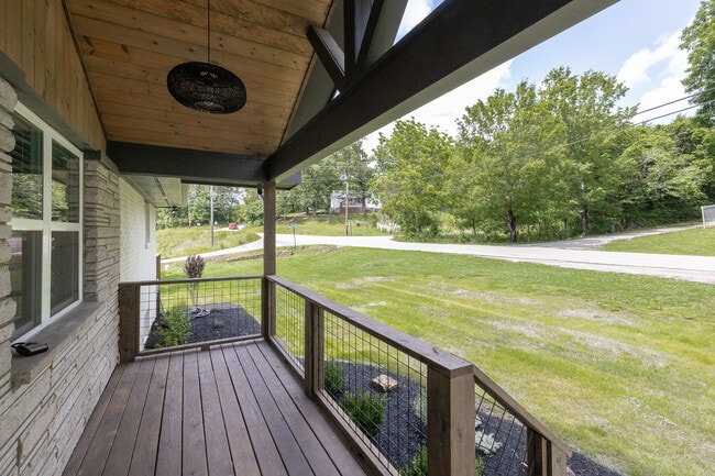Building Photo - 331 Clover Hill Rd