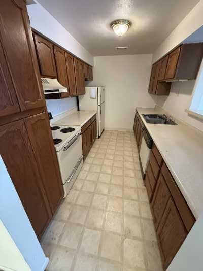 Building Photo - 725 Keenway Cir